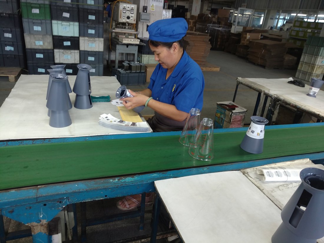 Cup and sleeve assembly detail